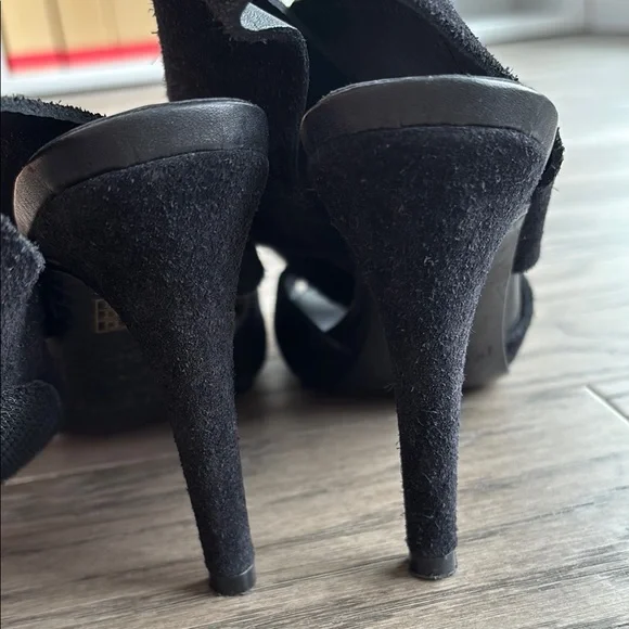 Pedro Garcia Black Sandals with Chunky Heel and Crisscross Straps - Picture 15 of 16